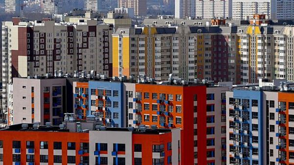Ленобласть вошла в десятку регионов по числу забронированного посуточно жилья на лето: названы цены