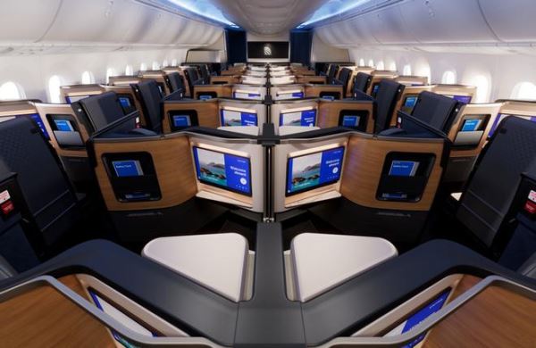 На самолетах Boeing 787 авиакомпании United Airlines почти половина мест будет премиум-класса