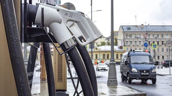 Названы причины слабого развития рынка электромобилей в России - новости экологии на ECOportal