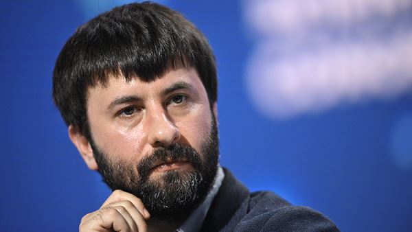 Участник IV Конгресса молодых ученых представил отечественное оборудование Михаилу Мишустину