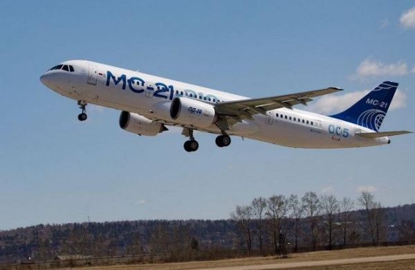 Поставки импортозамещенных самолетов МС-21 начнутся на год позже запланированного